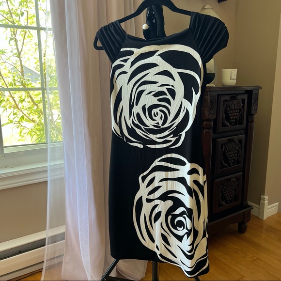 NWT Black and Cream Print Stretch Fitted Dress - Picture 2 of 6